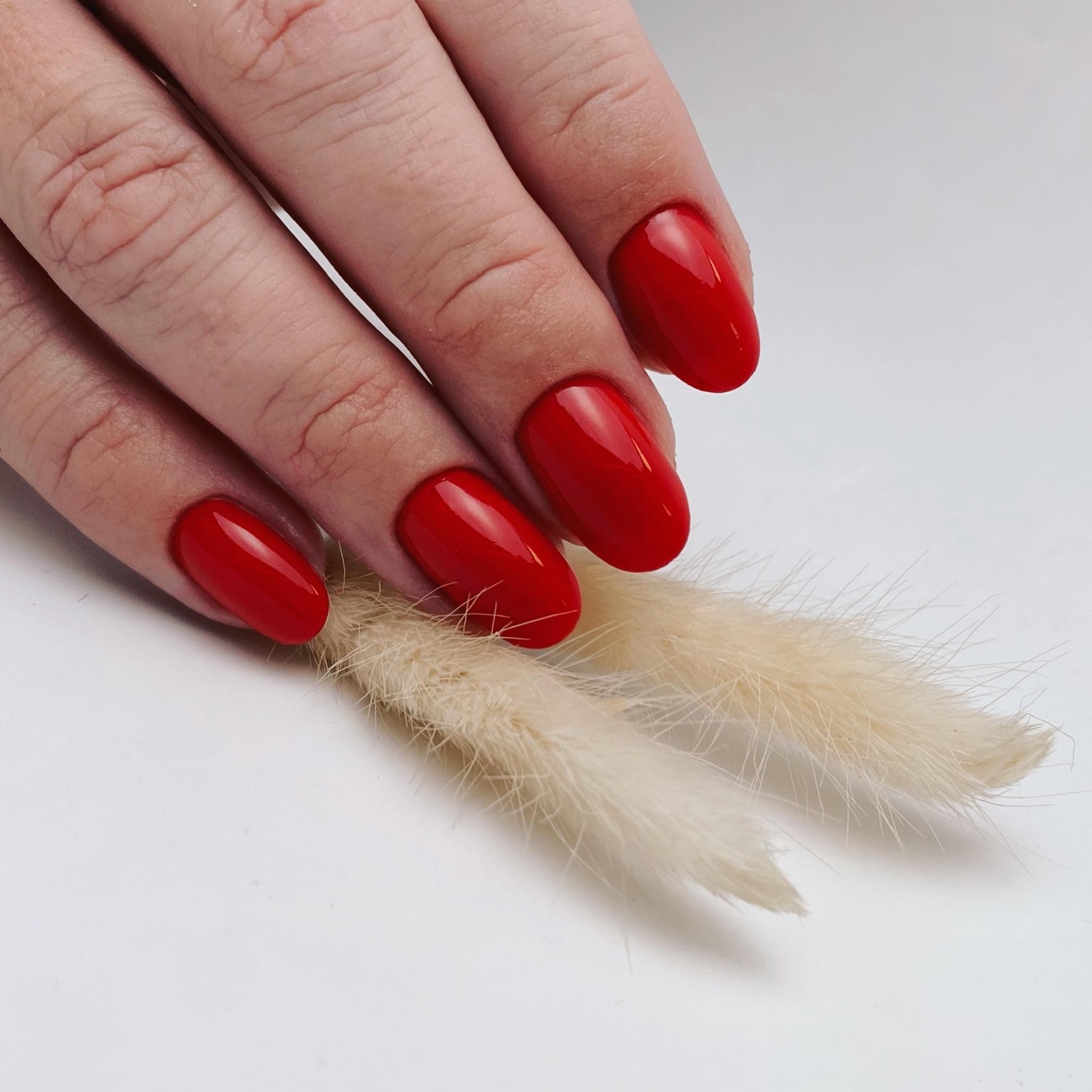 CN Royal Top Gel 4ml #010 - Fiery Red Red TF - Image 2